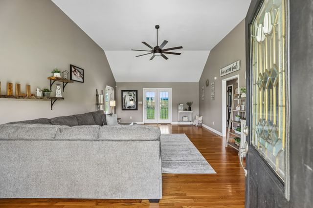 185 Favre Cir, Winchester, TN 37398