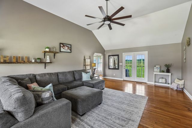 185 Favre Cir, Winchester, TN 37398