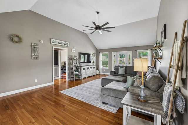 185 Favre Cir, Winchester, TN 37398