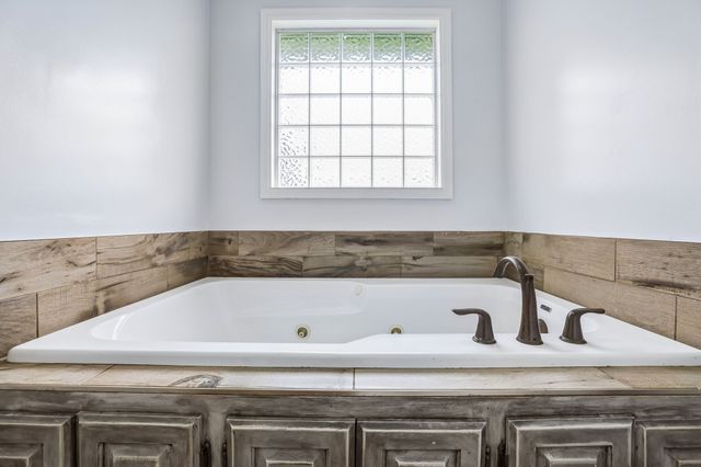 185 Favre Cir, Winchester, TN 37398