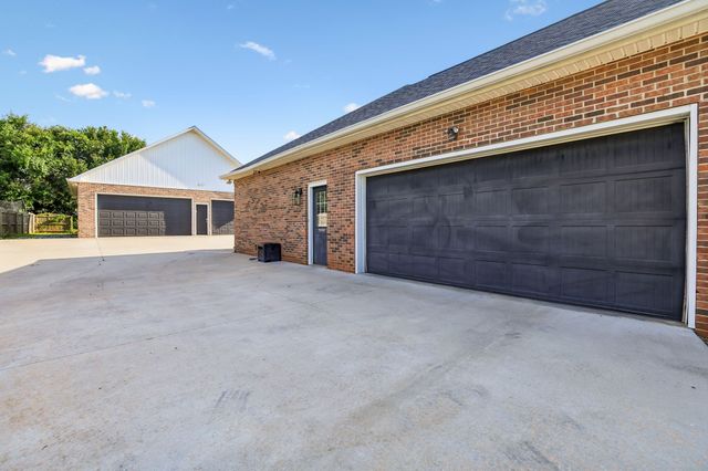 185 Favre Cir, Winchester, TN 37398