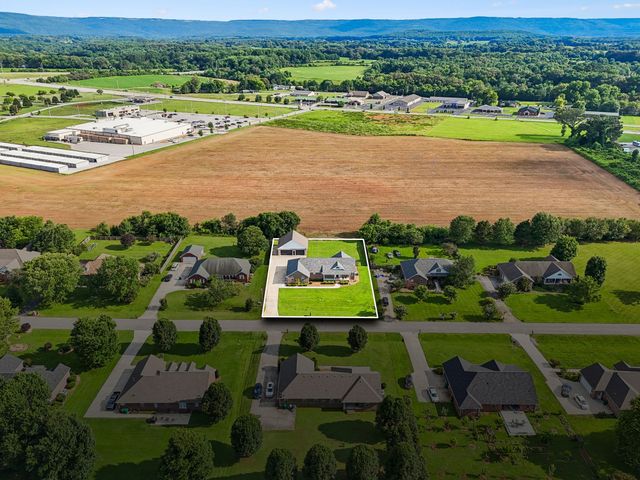 185 Favre Cir, Winchester, TN 37398