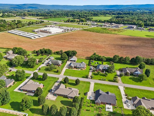 185 Favre Cir, Winchester, TN 37398