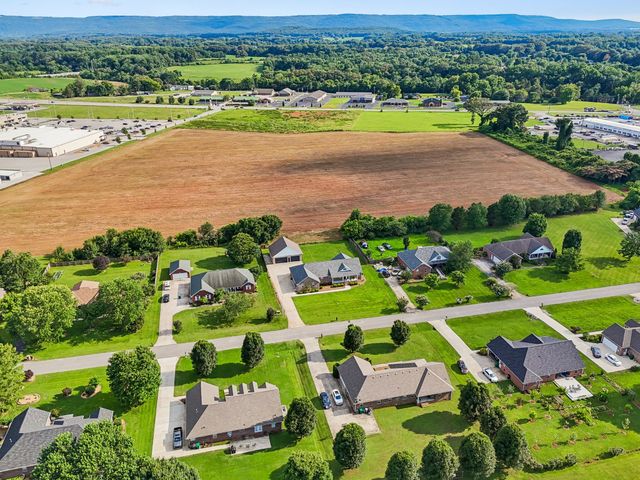 185 Favre Cir, Winchester, TN 37398