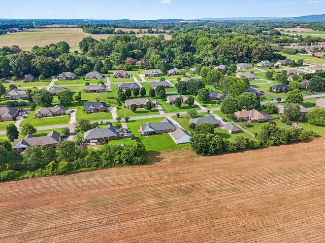 185 Favre Cir, Winchester, TN 37398