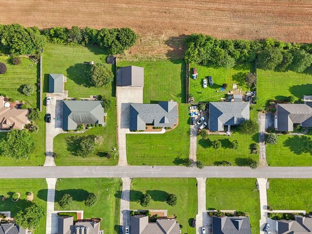 185 Favre Cir, Winchester, TN 37398
