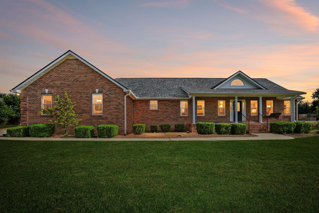 185 Favre Cir, Winchester, TN 37398