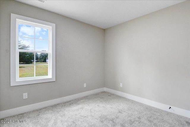 303 E James Street, La Grange, NC 28551