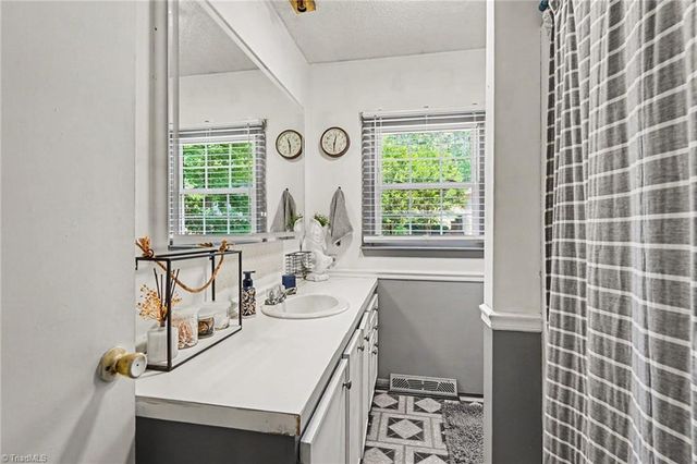 293 Oriole Drive, Lexington, NC 27292