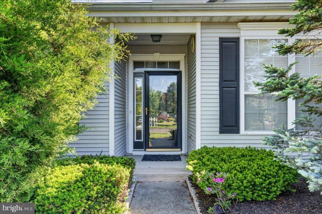 7 ALLISTER LN, Columbus, NJ 08022