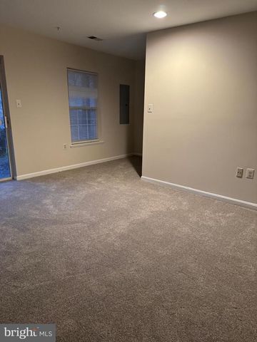 6711 VILLAGE PARK DR, Greenbelt, MD 20770