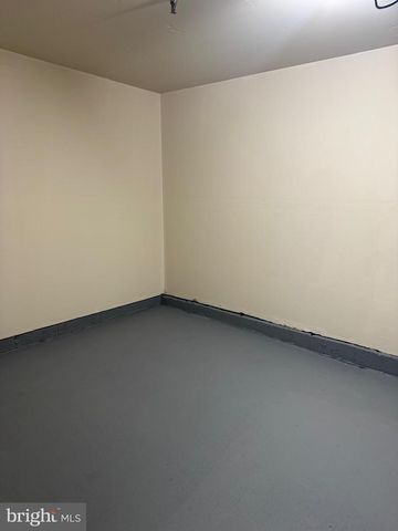 6711 VILLAGE PARK DR, Greenbelt, MD 20770