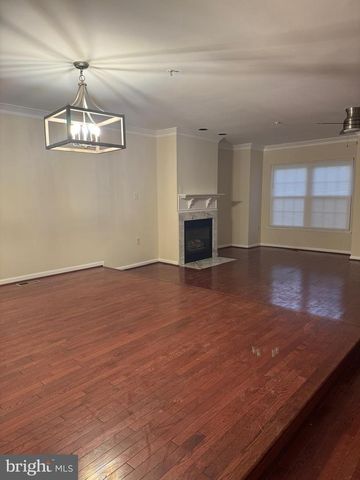 6711 VILLAGE PARK DR, Greenbelt, MD 20770