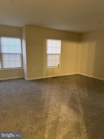 6711 VILLAGE PARK DR, Greenbelt, MD 20770