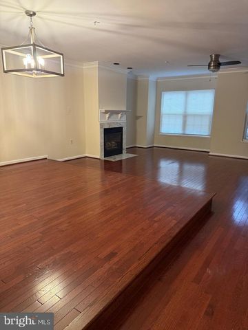 6711 VILLAGE PARK DR, Greenbelt, MD 20770