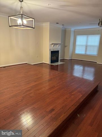 6711 VILLAGE PARK DR, Greenbelt, MD 20770