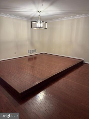 6711 VILLAGE PARK DR, Greenbelt, MD 20770