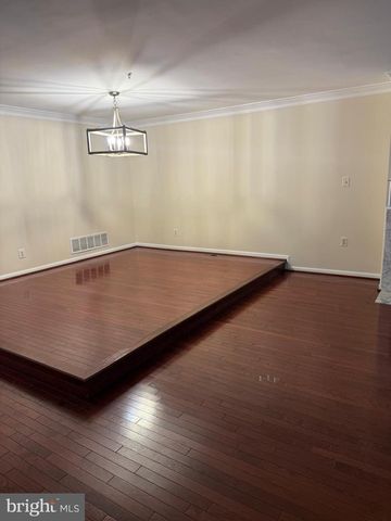 6711 VILLAGE PARK DR, Greenbelt, MD 20770