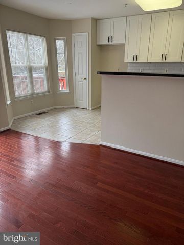 6711 VILLAGE PARK DR, Greenbelt, MD 20770