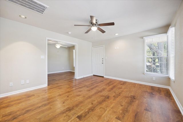 7685 Northcross DR 1024, Austin, TX 78757