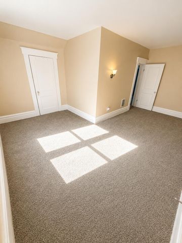 70 N Warren Avenue, Columbus, OH 43204
