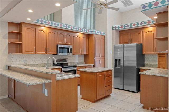 3135 N Buckhorn Drive, Beverly Hills, FL 34465