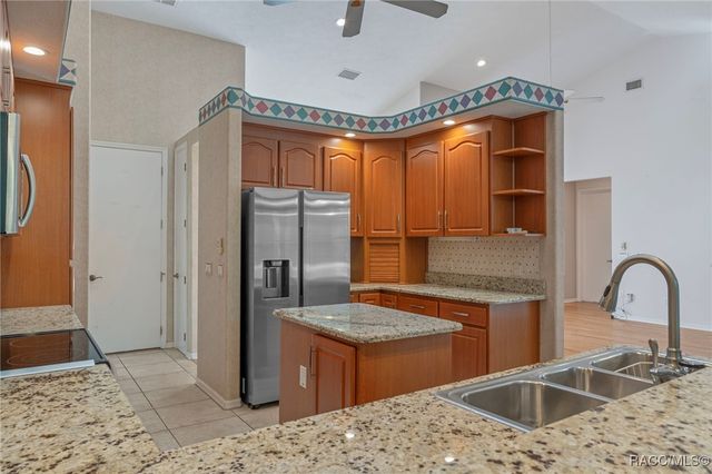 3135 N Buckhorn Drive, Beverly Hills, FL 34465