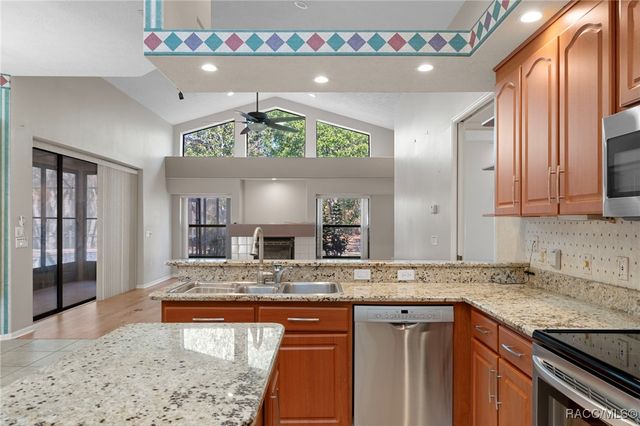 3135 N Buckhorn Drive, Beverly Hills, FL 34465