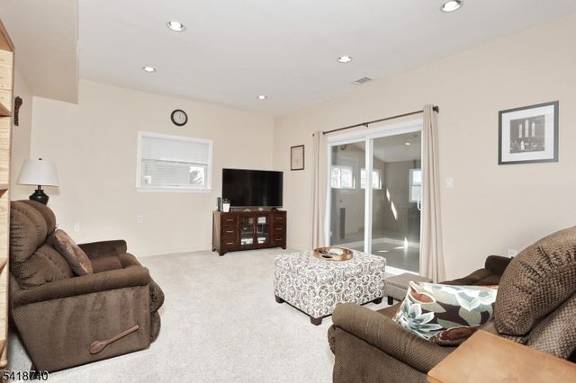 79 Highview Ter, Rockaway Twp., NJ 07801