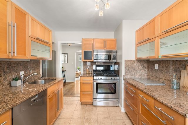 60 Sutherland Rd 4, Boston, MA 02135