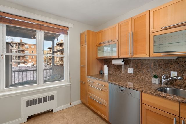 60 Sutherland Rd 4, Boston, MA 02135