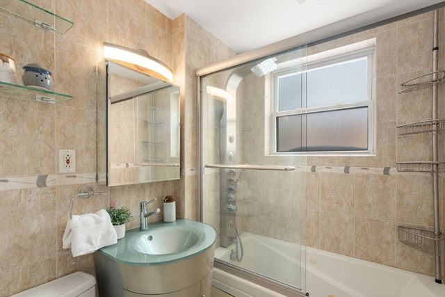 60 Sutherland Rd 4, Boston, MA 02135