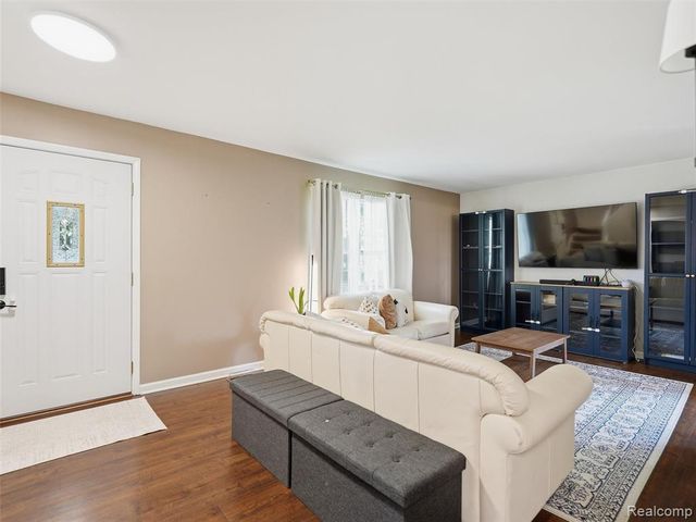 3330 Blasser Drive, Lake Orion, MI 48359