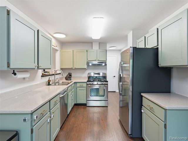 3330 Blasser Drive, Lake Orion, MI 48359