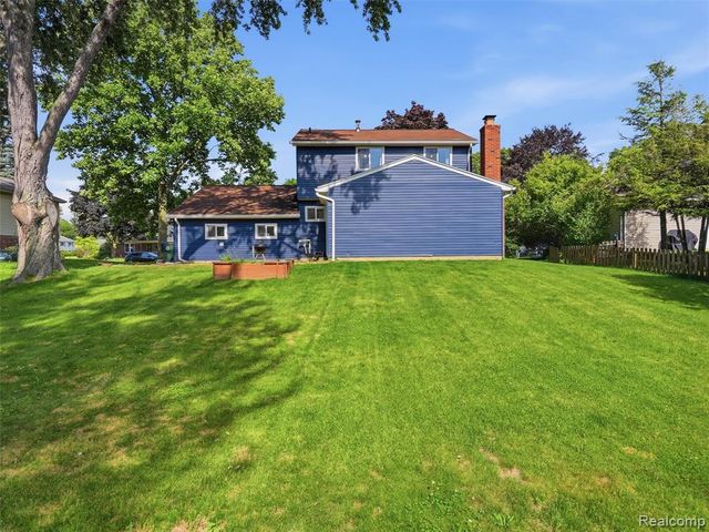 3330 Blasser Drive, Lake Orion, MI 48359