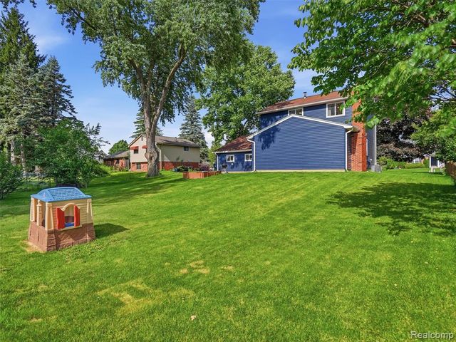 3330 Blasser Drive, Lake Orion, MI 48359