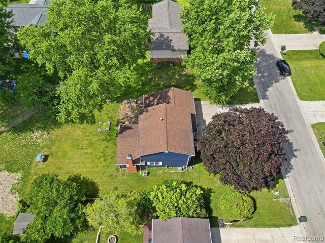 3330 Blasser Drive, Lake Orion, MI 48359