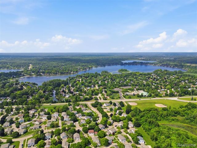3330 Blasser Drive, Lake Orion, MI 48359