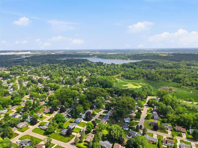 3330 Blasser Drive, Lake Orion, MI 48359