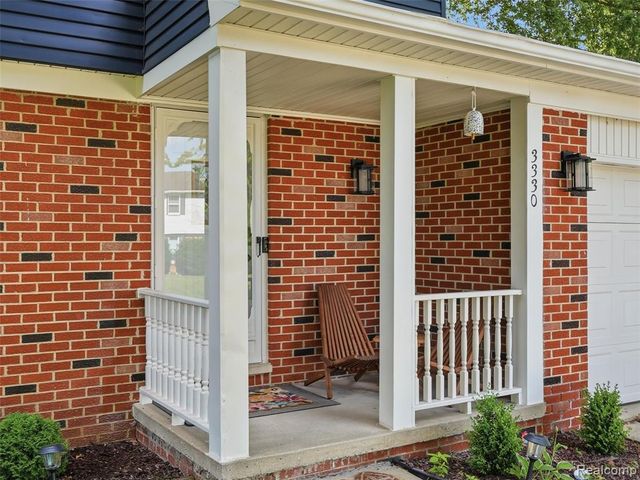 3330 Blasser Drive, Lake Orion, MI 48359