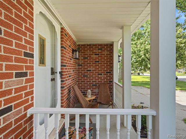 3330 Blasser Drive, Lake Orion, MI 48359