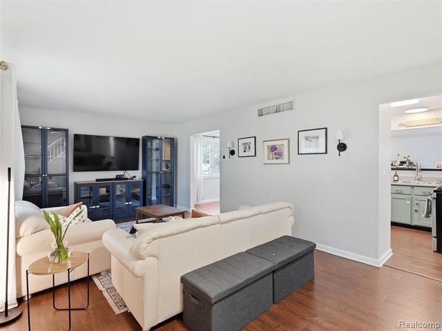 3330 Blasser Drive, Lake Orion, MI 48359