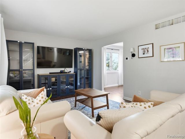 3330 Blasser Drive, Lake Orion, MI 48359