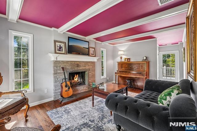 724 Ewing Avenue, Franklin Lakes, NJ 07417