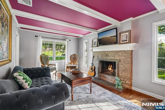 724 Ewing Avenue, Franklin Lakes, NJ 07417