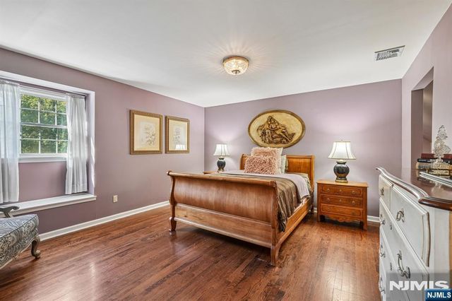 724 Ewing Avenue, Franklin Lakes, NJ 07417