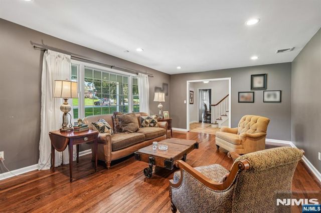 724 Ewing Avenue, Franklin Lakes, NJ 07417