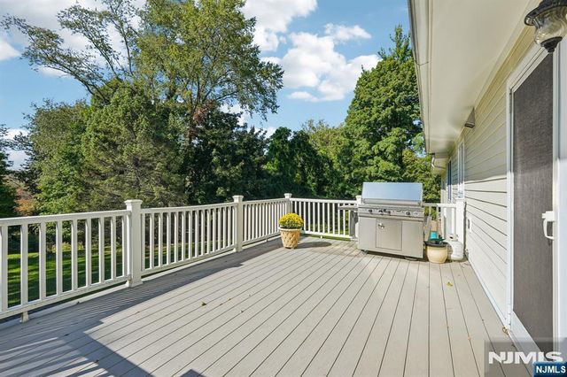 724 Ewing Avenue, Franklin Lakes, NJ 07417