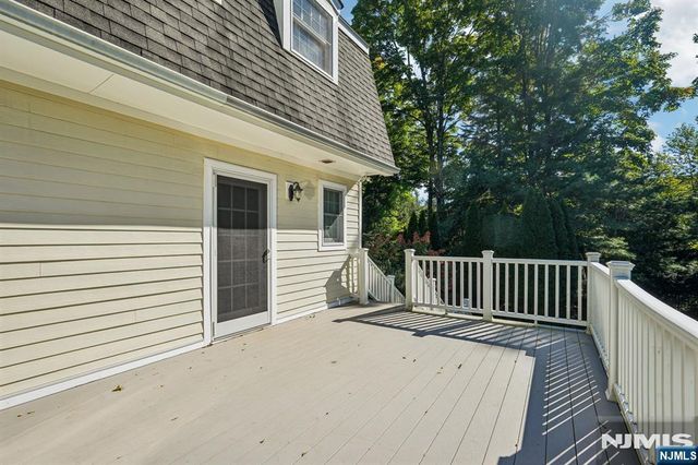 724 Ewing Avenue, Franklin Lakes, NJ 07417