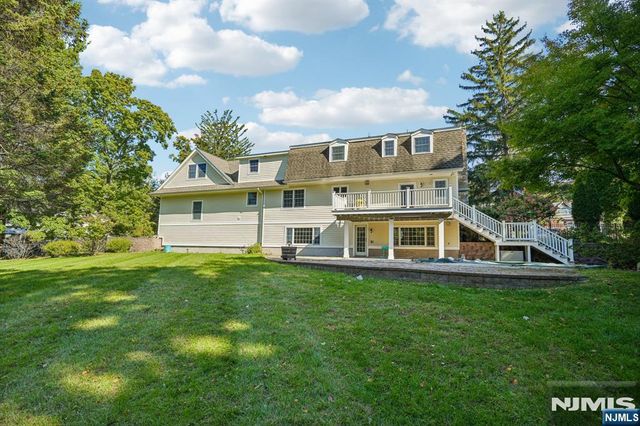 724 Ewing Avenue, Franklin Lakes, NJ 07417